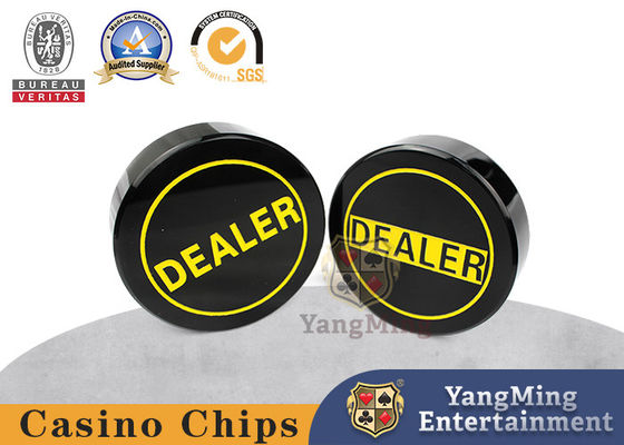 شراء لعبة طاولة البوكر الأسود الاكريليك التاجر Hold'Em بطاقة وضع محفورة مزدوجة الجانبين التصنيع عبر الإنترنت