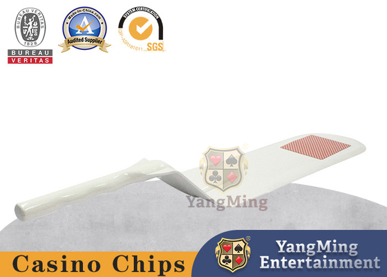 شراء نادي مخصص ABS البلاستيك الأبيض لعبة البوكر طاولة الألعاب البلاستيكية إعطاء مجرفة بطاقة التصنيع عبر الإنترنت